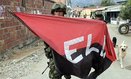 Guerrilleros del ELN Correa califica de “gran noticia” diálogos de paz en Ecuador